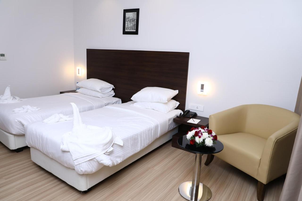 Yn Hotels Bangalore Eksteriør billede